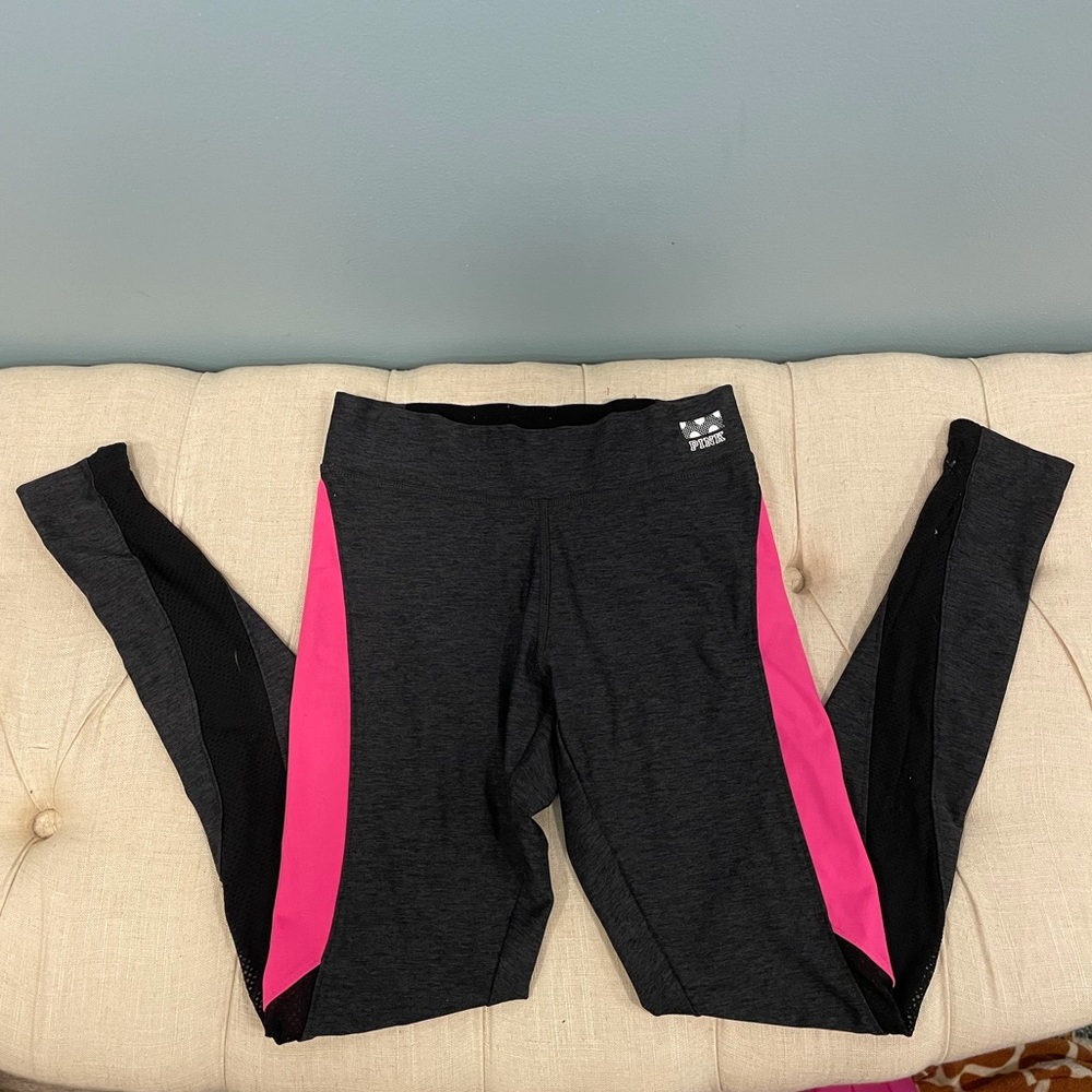 Victoria’s Secret pink yoga leggings size small!